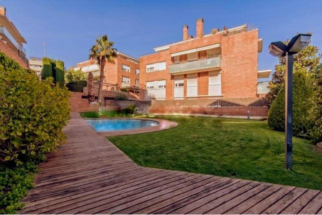 Bonito Duplex Con Piscina En Barcelona&Playa Apartment Tiana Bagian luar foto