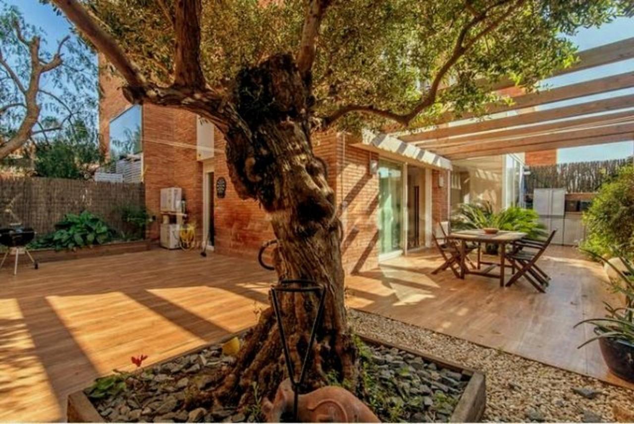Bonito Duplex Con Piscina En Barcelona&Playa Apartment Tiana Bagian luar foto