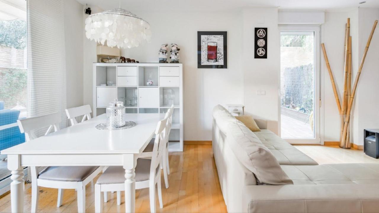 Bonito Duplex Con Piscina En Barcelona&Playa Apartment Tiana Bagian luar foto