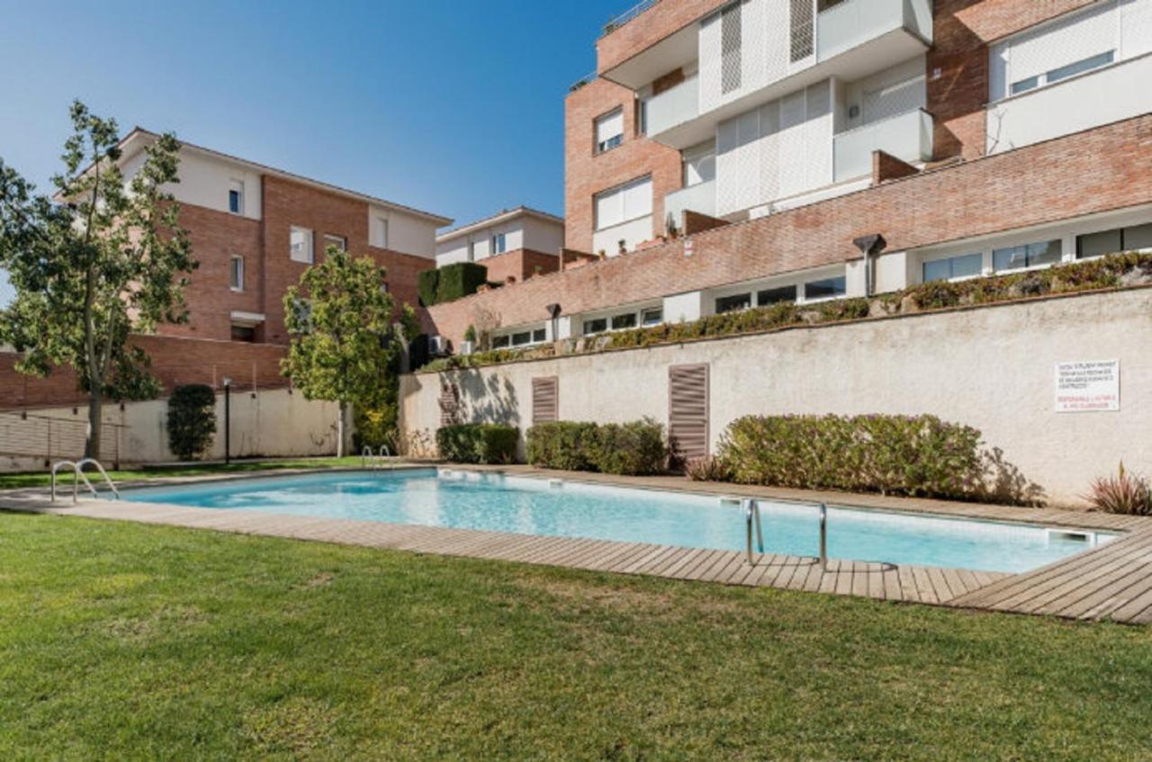 Bonito Duplex Con Piscina En Barcelona&Playa Apartment Tiana Bagian luar foto