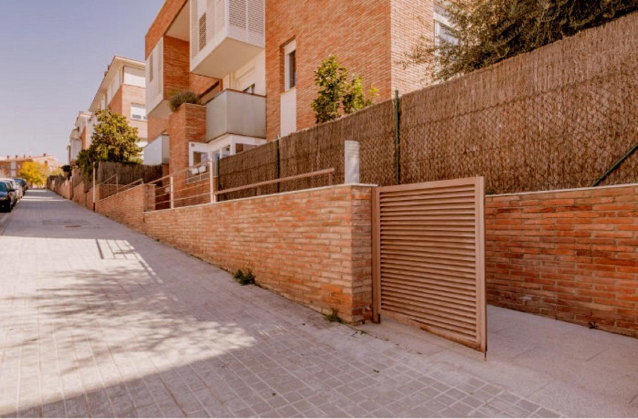Bonito Duplex Con Piscina En Barcelona&Playa Apartment Tiana Bagian luar foto